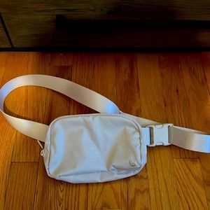 White Lululemon Belt Bag - Brand New
